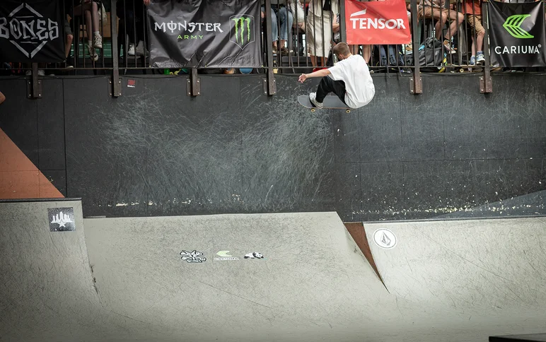 Warning: you are now entering a high air zone! Mika Moller takes it to F/S Wallride.

<!--damnambreda22finalsphotos-->