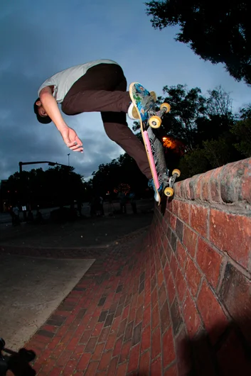 <!--exp115-->

Dylan basically killed this place for his first time being there and the fact that they aren’t too easy to skate. BS Nosegrind.