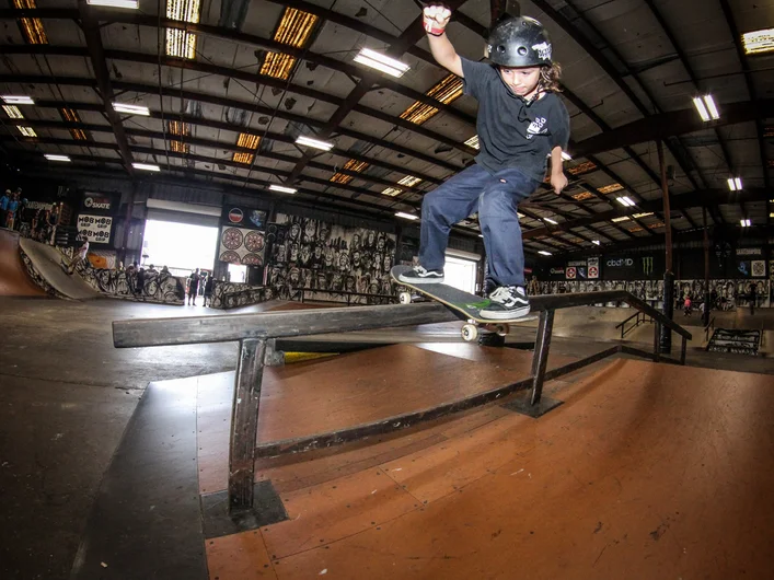 <!--btsb19-->

Jonny Rips : Boardslide