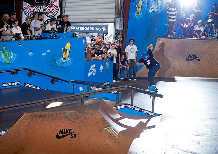 <!--am16sun-->

Matt Bennett was at the contest and Frankie Villani wanted to show him that he partakes in his manuevery.