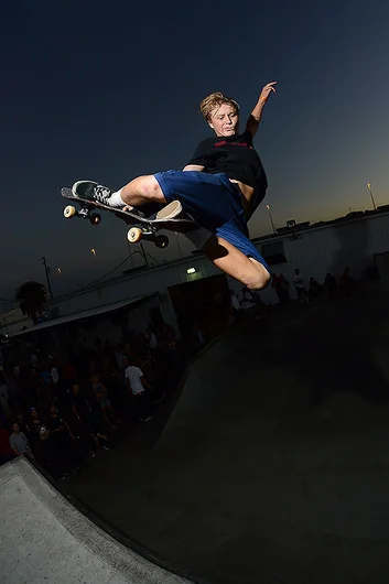 <!--am15frinight-->
Jake Wooten almost got knocked out on the 1st night and was back at it in no time.