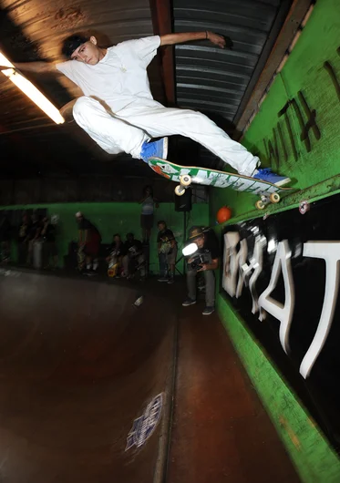 <!--hj2014-->

Jereme Knibbs absolutely annihilates transitions, but this move here was unbelievable. Jereme ollied out to backtail and ollied back in like it was childs-play.  Thanks for blowing all of our minds Jereme.


