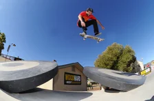 HiDefJoe kickflipped