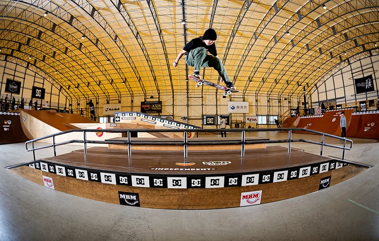 <!--daja19-chill-->

Aimu Yamazuki aims a master blaster of an Ollie.