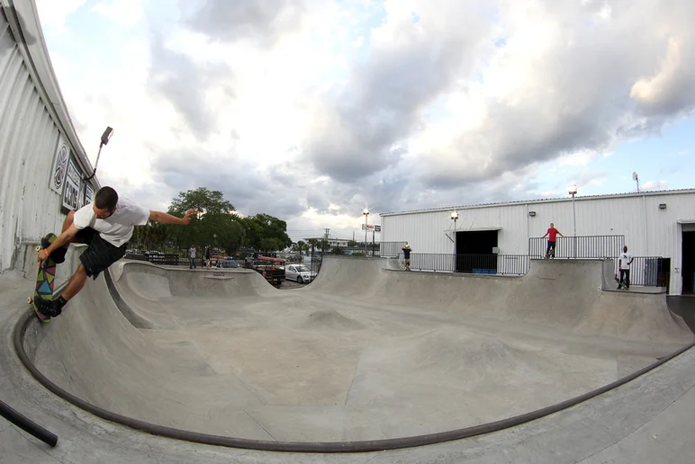 <!--creechpreem-->
No one, including Paolo, seemed to mind. - Fakie Nosepick