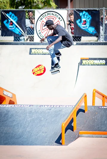 <!--daww19finals-->

#1 Semis Qualifier Deng floats a Back Three.
