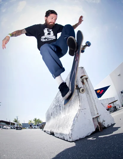 <!--cm153-->

Meanwhile, outside the park, Thomas Bonilla takes a break from making Pizza Nistas and makes some Wallies.