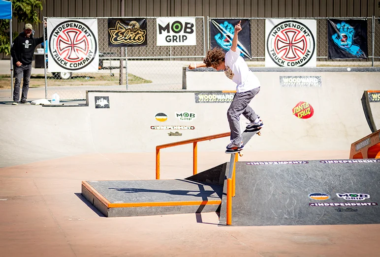 <!--daww19finals-->

Fluffy hair and puffy shoes, Liam Tiemeyer locks a Front Crook.
