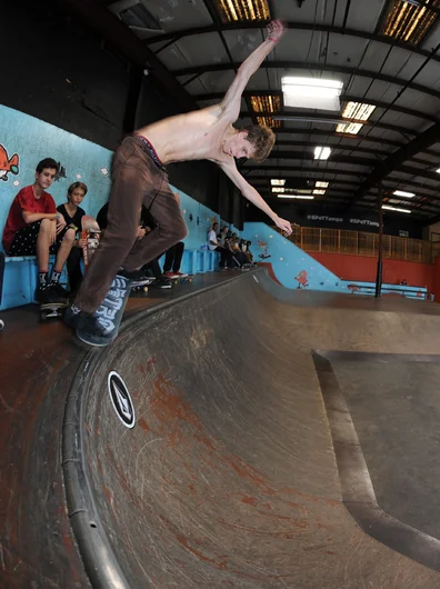 <!--soj16-->

Yes, pay attention to the form, kids. Nick Wallace was flying through the corner, too.