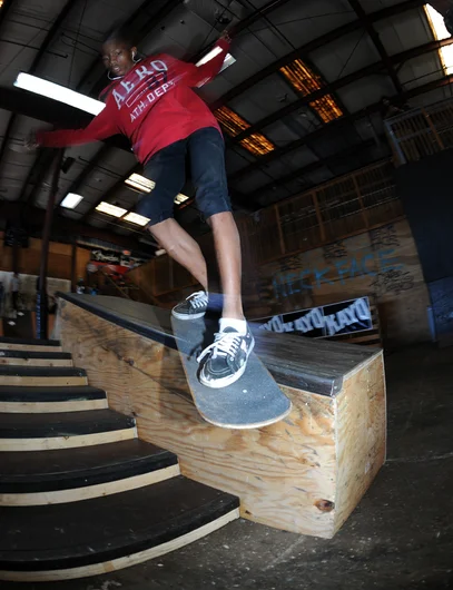 <!--hj2014-->

Ke'Andre Ruffin got the 13-to-15 division psyched with tricks like this dipped backside smithgrind down the hubba. He skated really well and placed 4th in his division.

