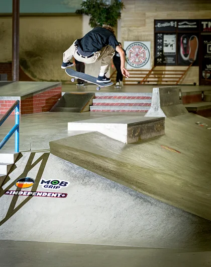 <!--dala19quals-->

Vinicius Costa Twangs out a Frontside Flip.
