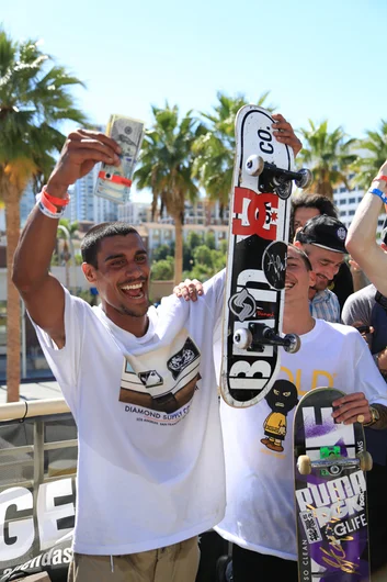 <!--agenda14-->

Congrats Tiago! I hope this cash helps extend your stay in Cali and some puts this dude fully on some companies.






