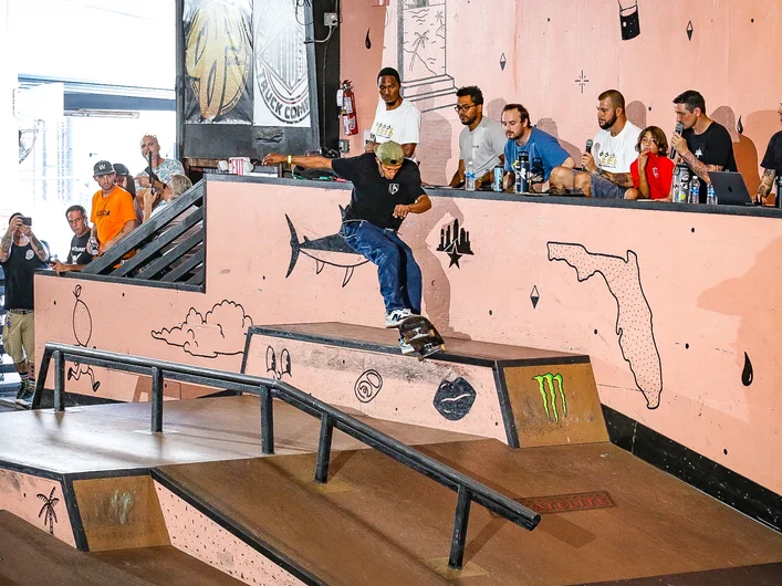 Sergio with a 180 Nosegrind in the finals

<!--schoolsoutjam2023-->