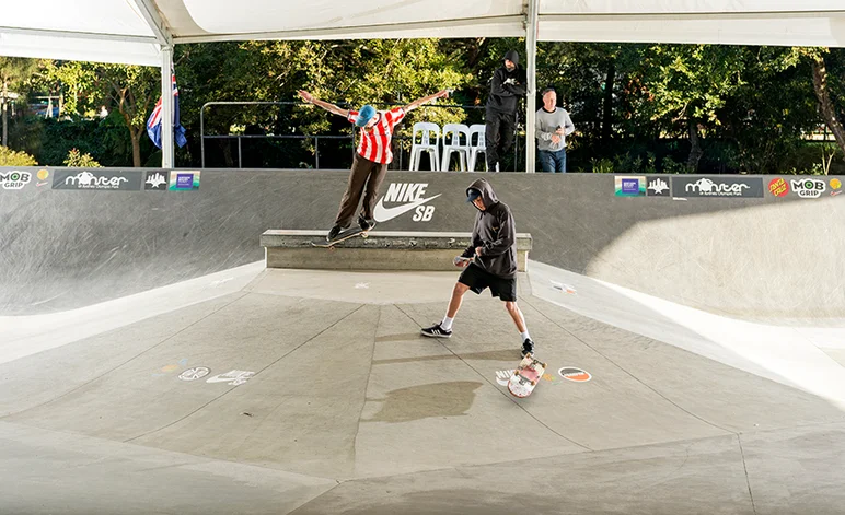 <!--daaus-fri-->

Red, White, and You ..Baby!  Jack Paterson follows the stripes right into a Backsmith.