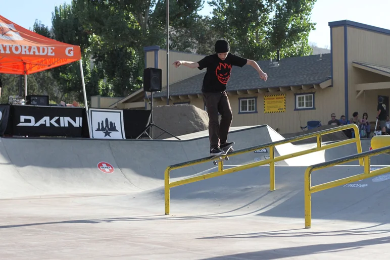 <!--daww-thurs-->

Brian Odwyer fully pinched on a front feeble grind. 