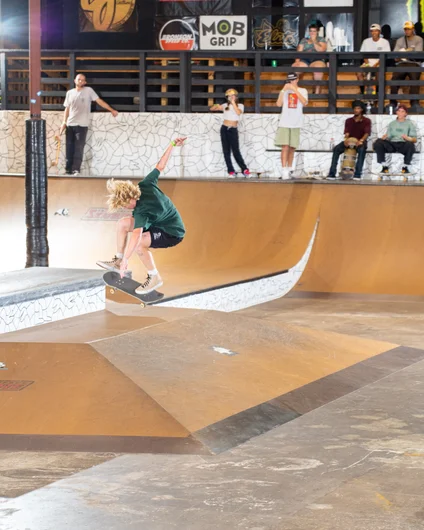 Last contest Parker won 16-29 like nothing so he upgraded himself to the sponsored division. Nollie backside flip on the hip

<!--backtoschoolbash2022-->