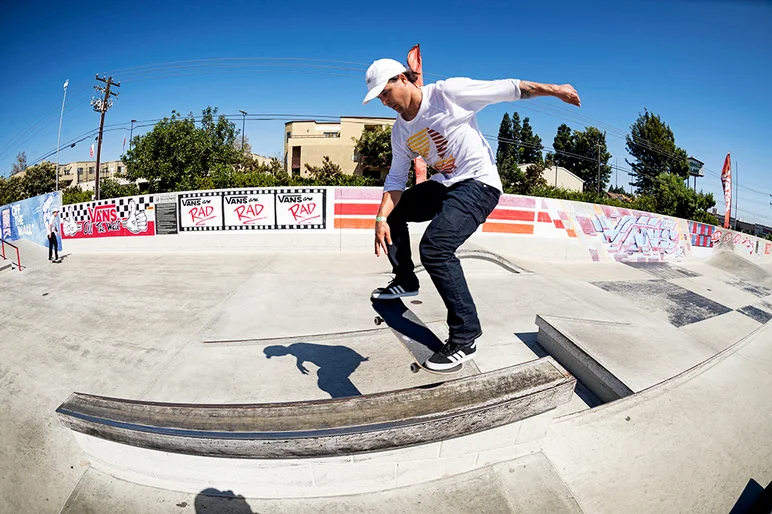 <!--dawwroadtrip16-->

Hoffart toys with the gap Tailslide.