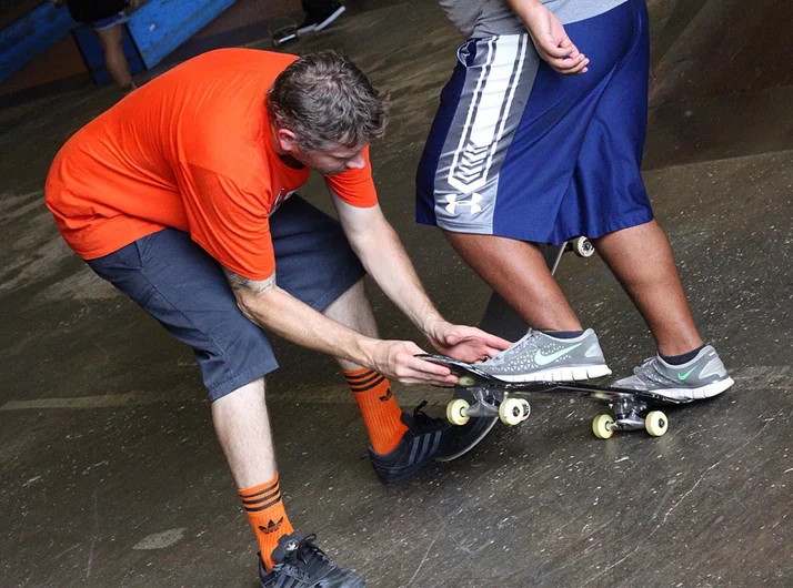 <!--askate2017-->

Shop staff member Aaron Morgan shows the proper stance for this first-timer.
