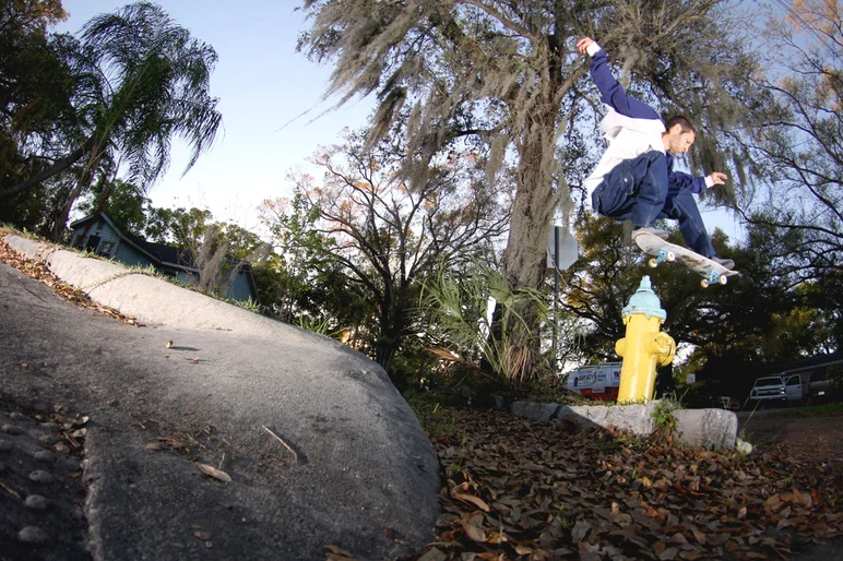 <!--bustedmicvideo-->
