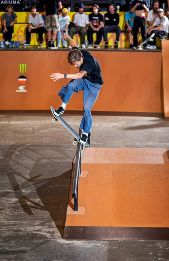 Axel Cruysberghs with a textbook front noseblunt
<!--saturdaytampapro2021-->