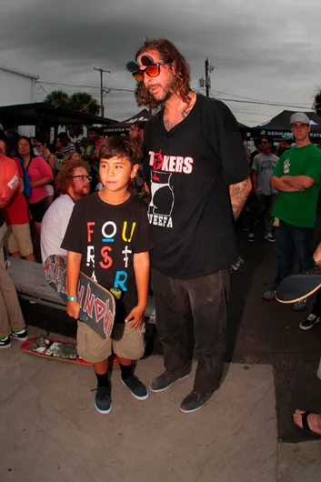 <!--bakerdemo-->

Outside after the demo everyone was getting in their photos and meetings with the Baker Boys.