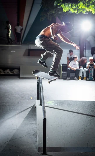 Loud ‘n’ Proud, Matias Dell Ollio snaggles a Hardflip Back Lip.

<!--damnambreda22qualifiersphotos-->