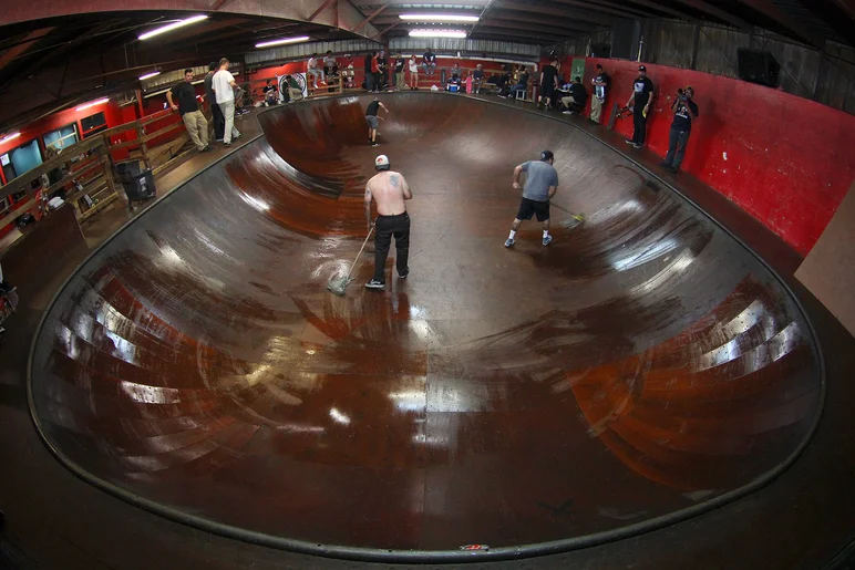 <!--ombj18-->
Just a bunch of old stoners cleaning out their bowl...