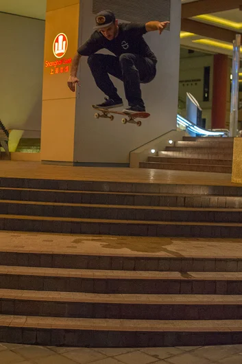 <!-- damnamchina2013 -->

As we headed back for the night, we had to get a quick session on the perfect double set right outside of our hotel. Thanks again Rob for the photo.