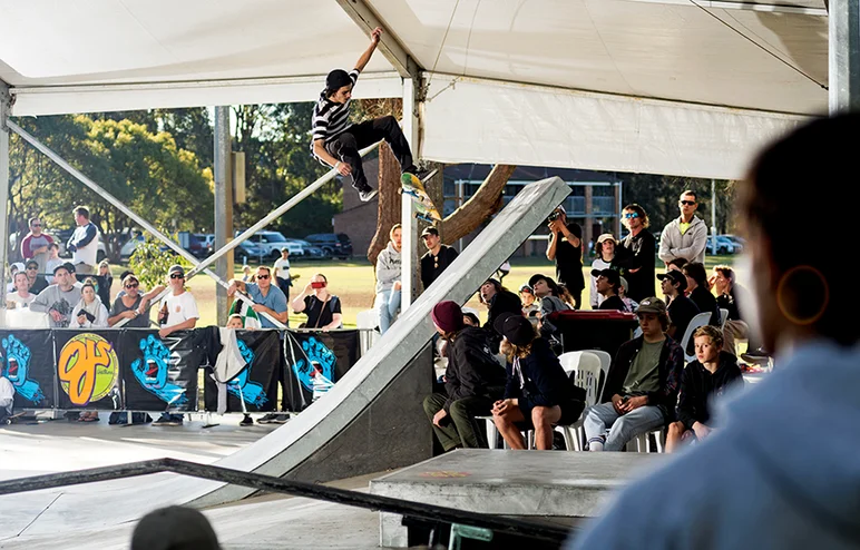 <!--daausfinals-->

Another Tre Flip, this time by Joey Cormack on the lonely big bank.