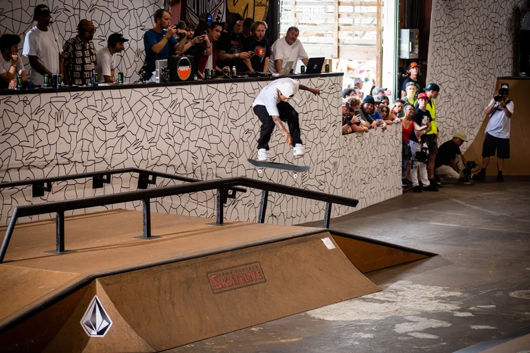 Switch flip back tail from Felipe

<!--tampapro22finals-->