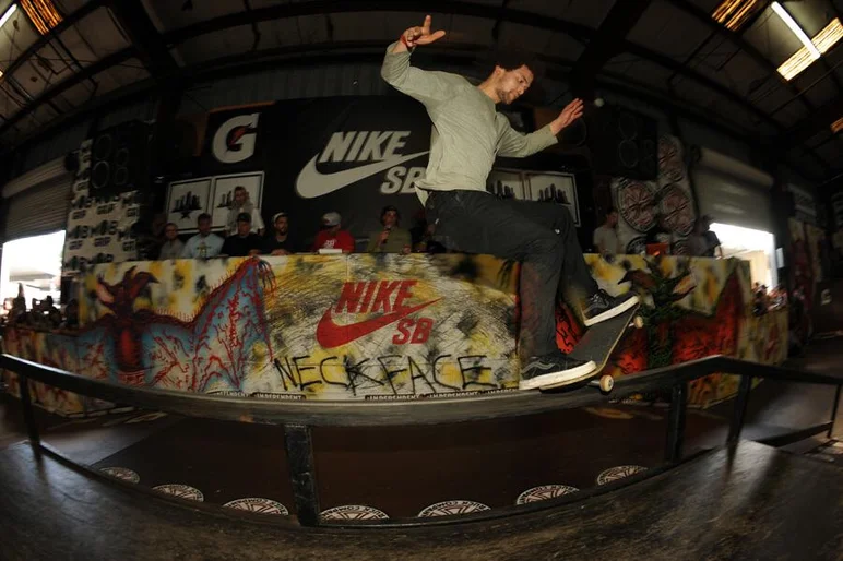 <!-- amdec13sun -->

Nassim Guammaz has an ill style. This is a high-speed frontside 5-0 pop-out.