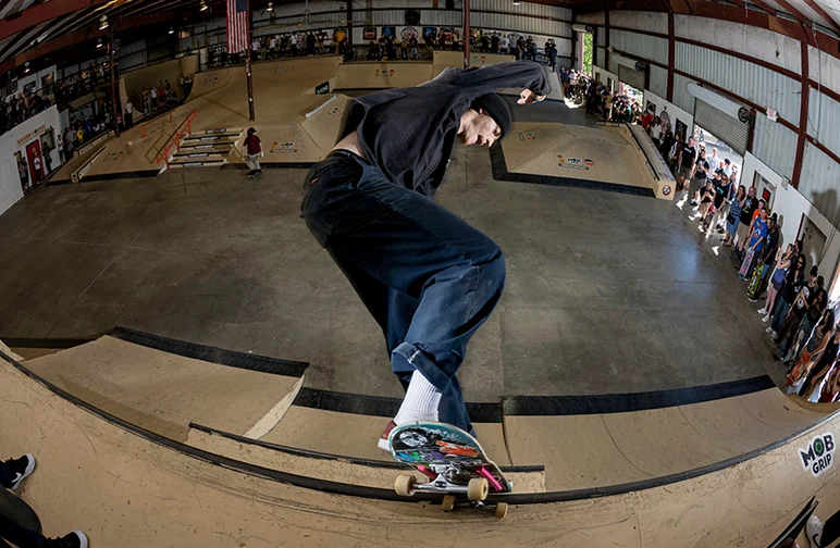 <!--da-atl17-finals-->

Local Yokel Eli Williams Bluntslides over the seat.