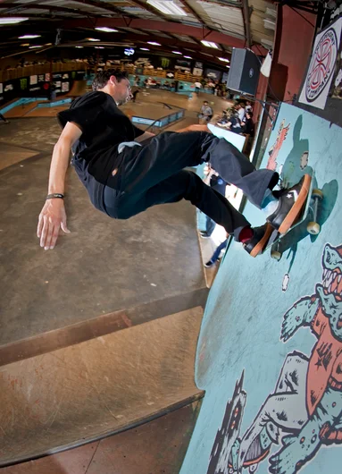 <!--pro16friday-->

Tom Remillard connects the dots with an Ollie Up Frontside Wallride and takes the dive in.