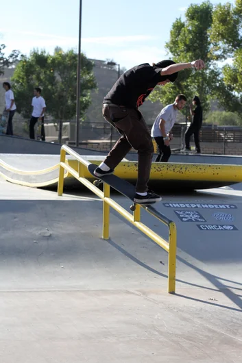 <!--daww-thurs-->

Brian Odwyer showing Alex Midler he can get his pinch right.