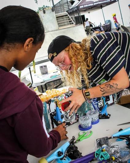 <!--girlsclinic19-->

Una aka Lil Tubsy was here with Vans, seen here teaching a young lady how to assemble a complete. 