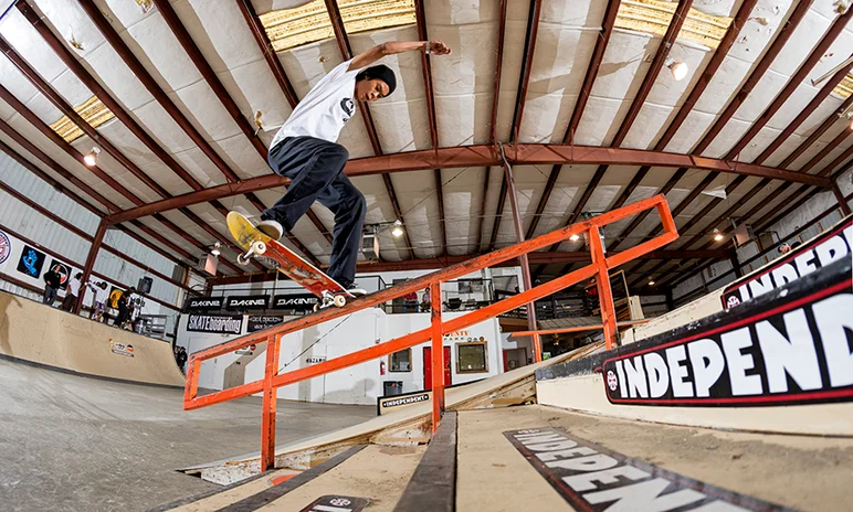 <!--daatl17-bt-->

Patrick Praman feels out the new course with a BS 180 Nosegrind down the rail.