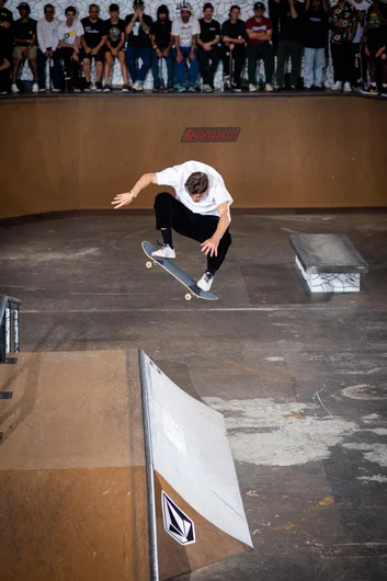 I lied, here is another look at Vincent's kickflip into the China bank

<!--tampapro22finals-->