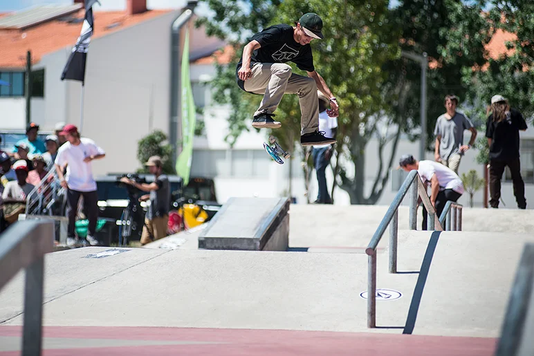 <!--daport14sun-->

Eniz Fazliov made it to the Semis with tricks like this nollie flip over the pyramid.