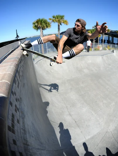 <!--hj2014-->

Turkey moved on from the clam shell to the vert wall where he nosepicked it first try. This wall is huge, but turkey confidently slid this frontside crailslide across the tiles and back down the massive wall.
