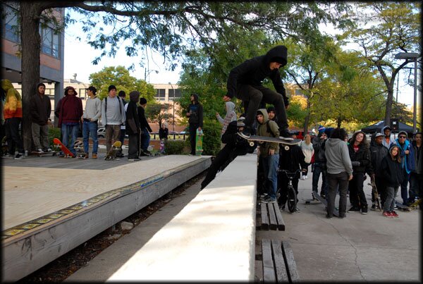 Warren Devarennes warming up