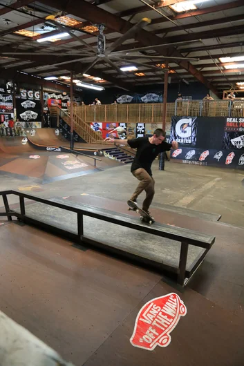 <!--coc2014-->
TJ Sparks - proper FS noseblunt.