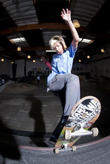 <!--dacm16-quals-->

Young eccentric, Lazer Crawford takes a break from the AZ heat and ties his line together with a Front Blunt.
