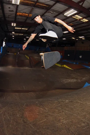 <!--curtissesh17-->

Abdias Rivera - Hardflip Fakie