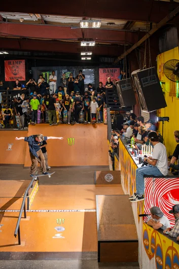 The 3 B's of business. Beautiful Black Blunt in front of the judges stand

<!--TampaAm21IndyBestTrick-->