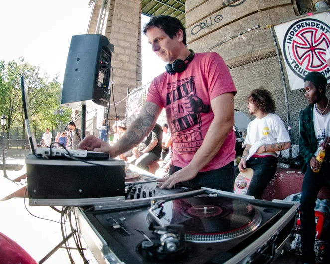 <!--nyc14d2-->

DJ Wade!