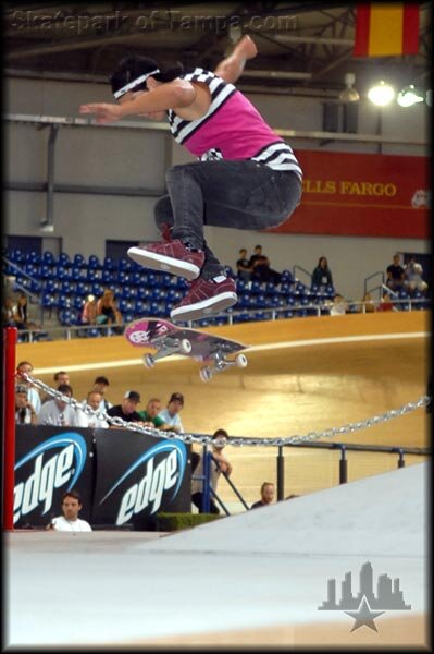 Amy Caron - kickflip