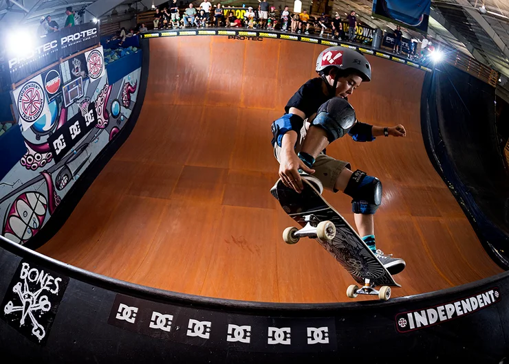 <!--daww16-day2-->

Toby Ryan hangs on loosely to a Nosegrind Tailgrab.