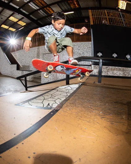 Enzo Bustamente pop shuv it warming up for his first contest at SPoT and starting young too - only 6 years old! 
<!--backtoschoolbash2022-->