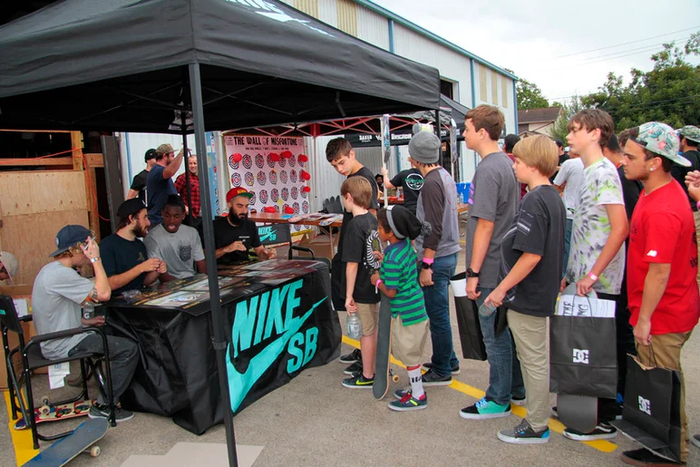 <!--ridetexas14-->

Nike was having a signing outside to finish things up.  I spy Theotis Beasley.
