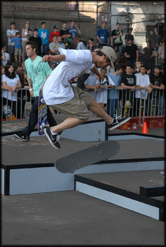 Rodrigo Peterson - 360 flip manual